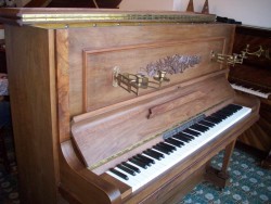 Piano droit Hautrive